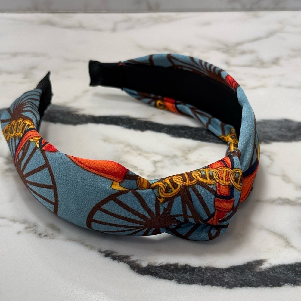 NWOT☀️🔥Light Blue Equestrian Print Knotted Headband - OS
